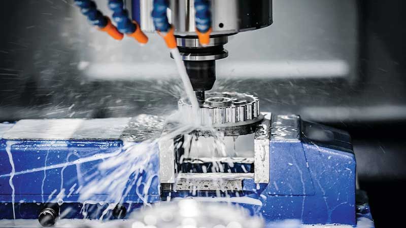 延长换油周期：长效型抗磨液压油的经济性与环保性